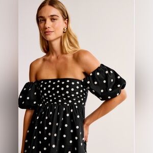 (BNWT) Abercrombie & Fitch off the shoulder polka dot mini dress/skort